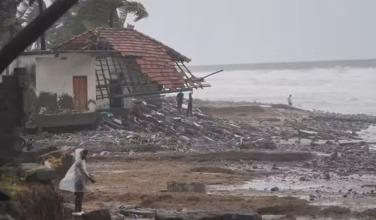 Cyclone Arnab turns deadly in India