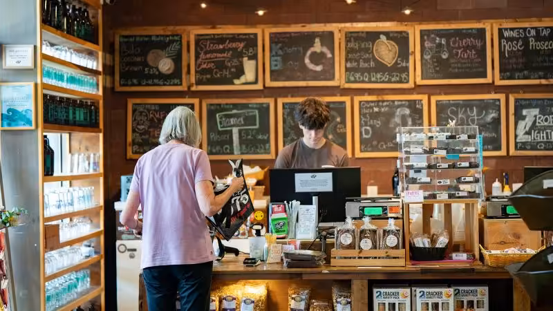 Last snapshot of the US economy before midterms shows stronger growth but higher inflation