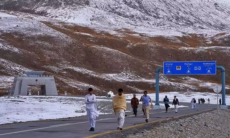Pakistan, China sign agreement to operationalize green channel at Sost-Khunjerab border